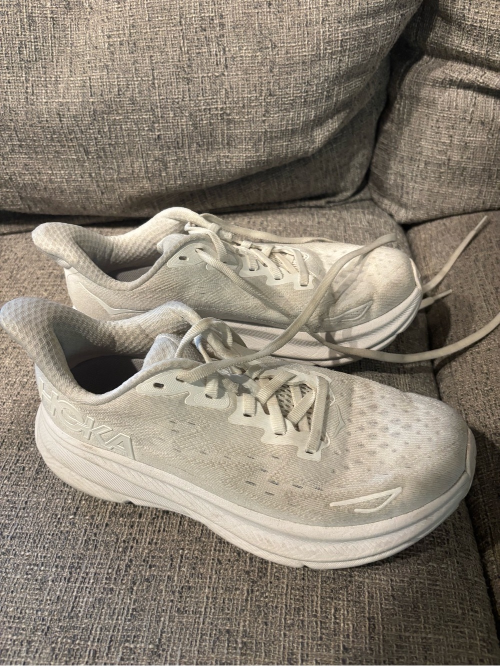 HOKA Women’s Clifton 9 Size 5 - Picture 4 of 5